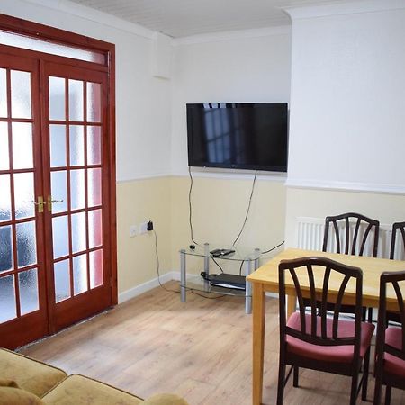 House Stay In Bangor North Wales ภายนอก รูปภาพ