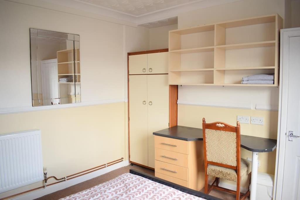 House Stay In Bangor North Wales ภายนอก รูปภาพ