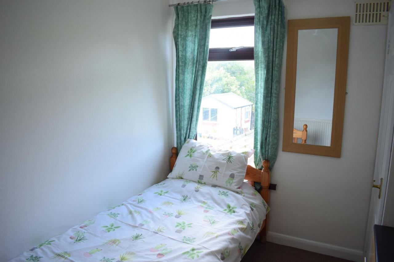 House Stay In Bangor North Wales ภายนอก รูปภาพ